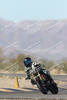 media/Dec-04-2025-Racers Edge (Thu) [[5ebc9f124d]]/3-B Group/1-Session 1 (Turn 7)/